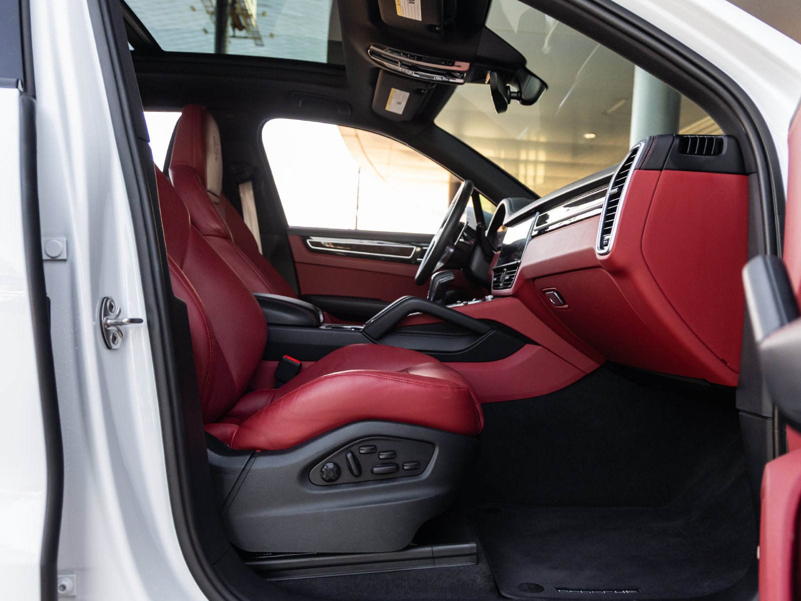 2023 Porsche Cayenne Cayenne S Platinum Edition