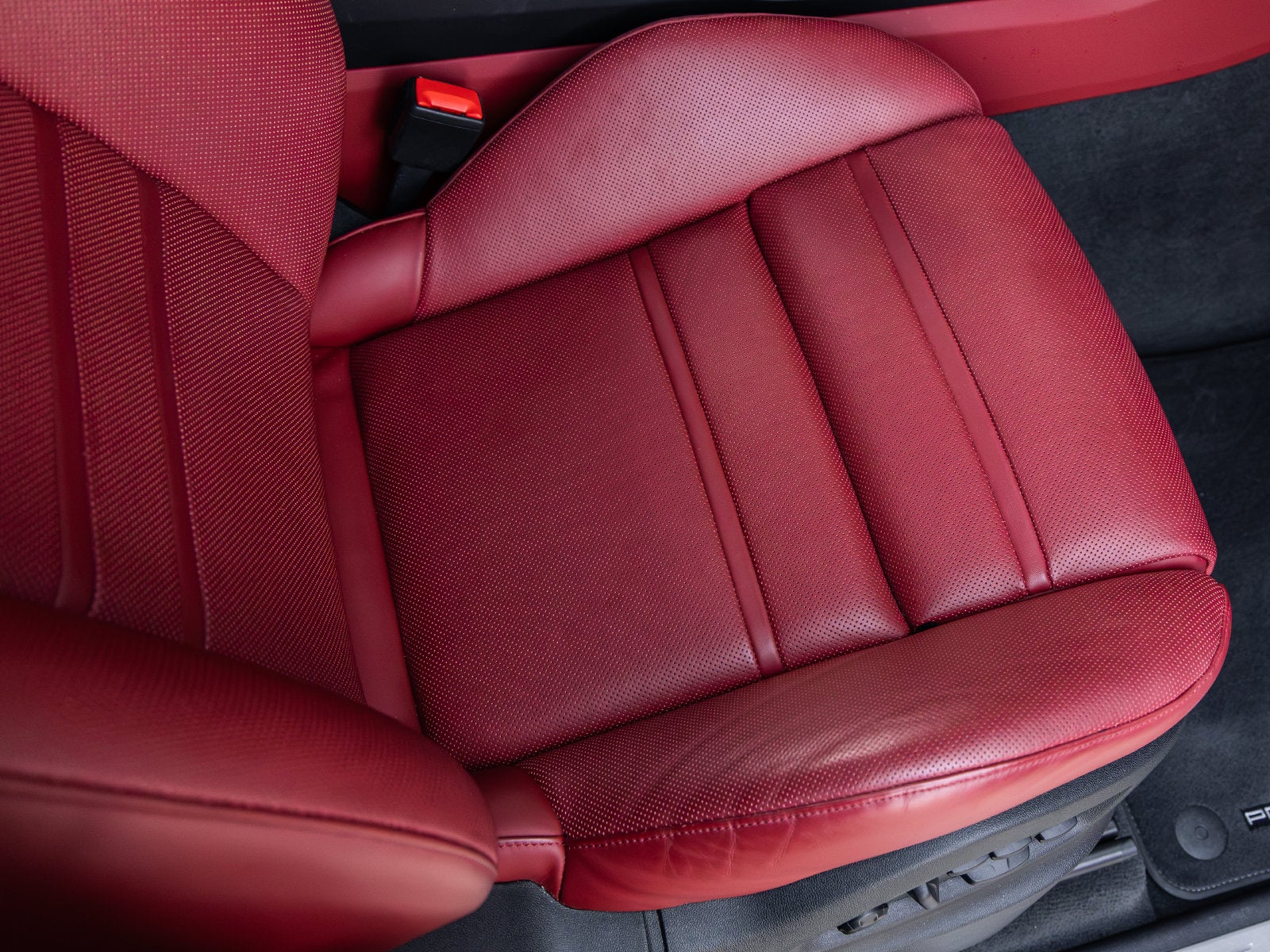 2023 Porsche Cayenne Cayenne S Platinum Edition