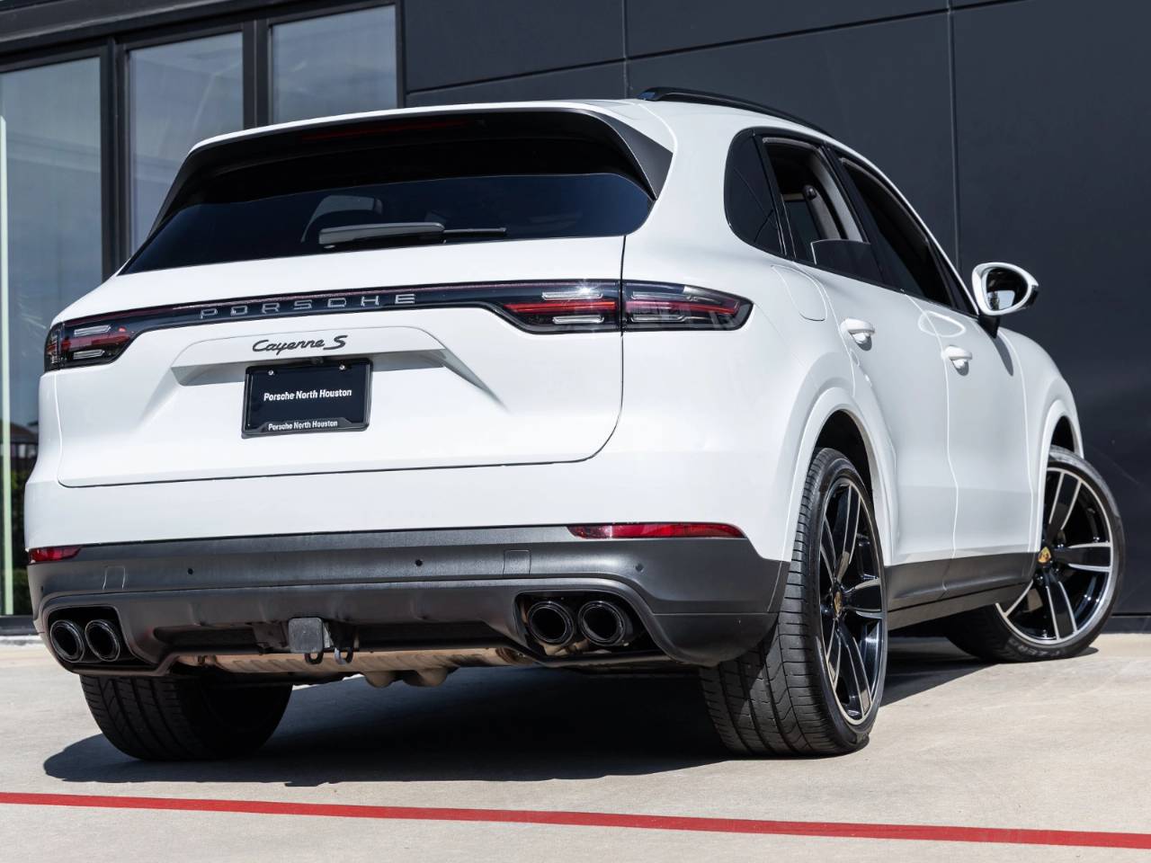 2023 Porsche Cayenne Cayenne S Platinum Edition