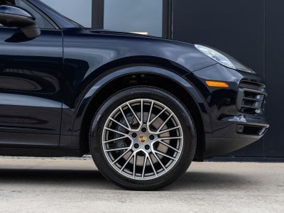 2023 Porsche Cayenne S Platinum Edition
