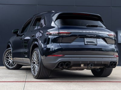 2023 Porsche Cayenne S Platinum Edition