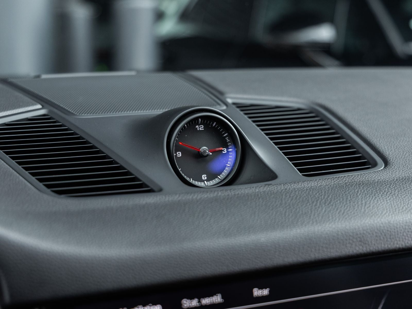 2023 Porsche Cayenne S Platinum Edition