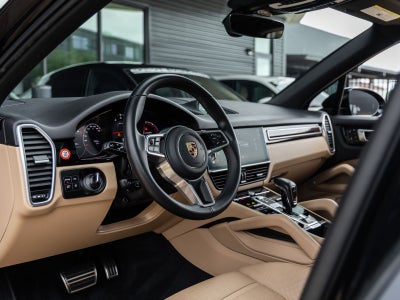 2023 Porsche Cayenne S Platinum Edition