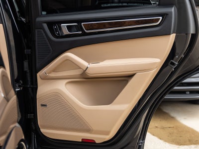 2023 Porsche Cayenne S Platinum Edition