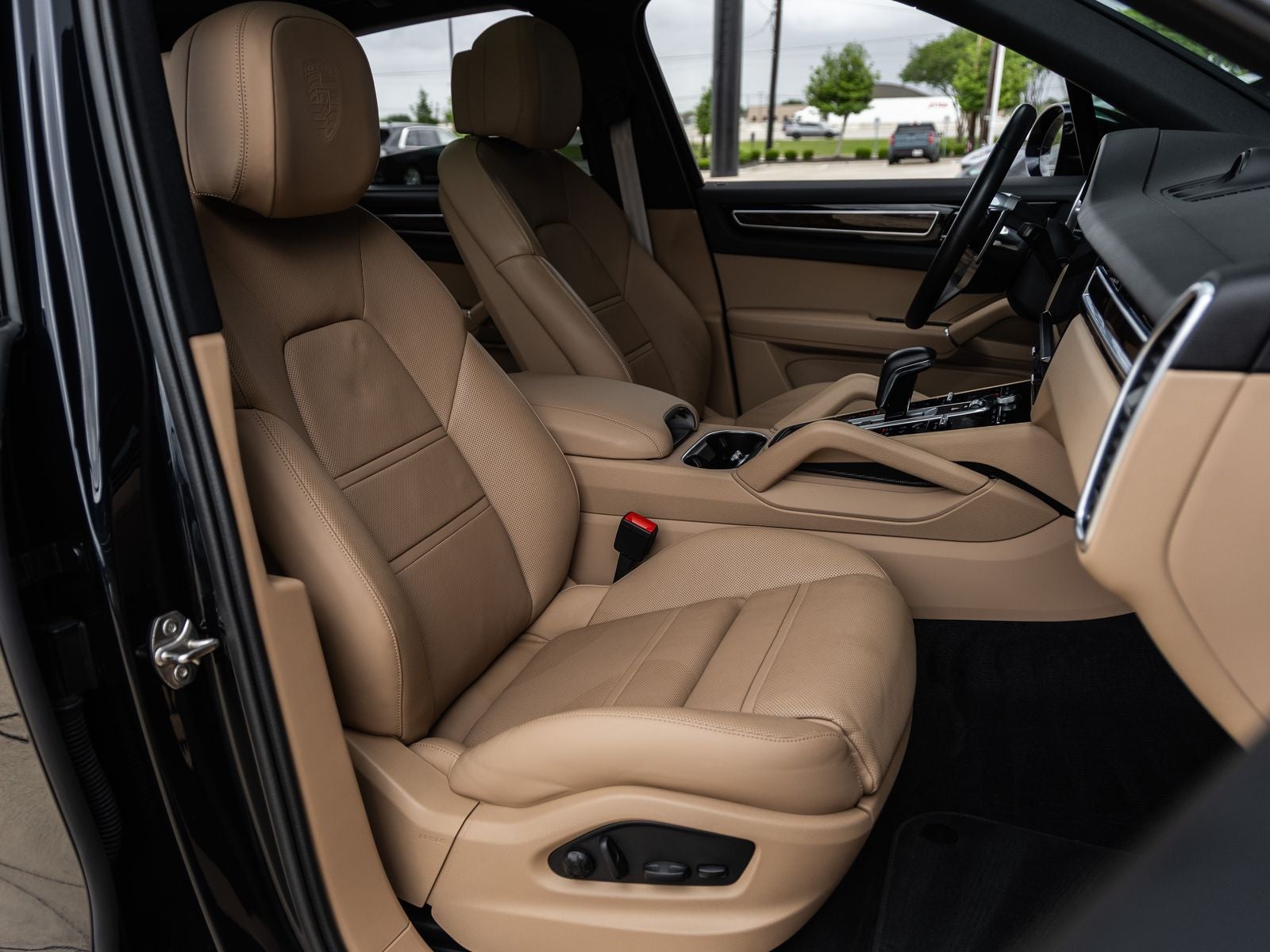 2023 Porsche Cayenne S Platinum Edition