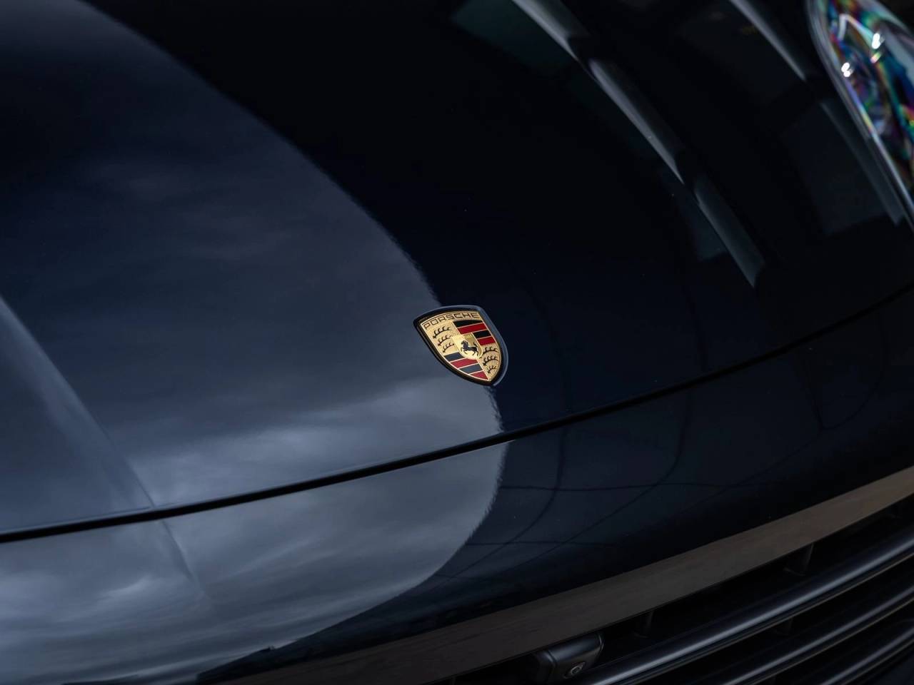 2023 Porsche Cayenne S Platinum Edition