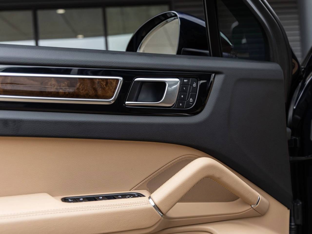 2023 Porsche Cayenne S Platinum Edition