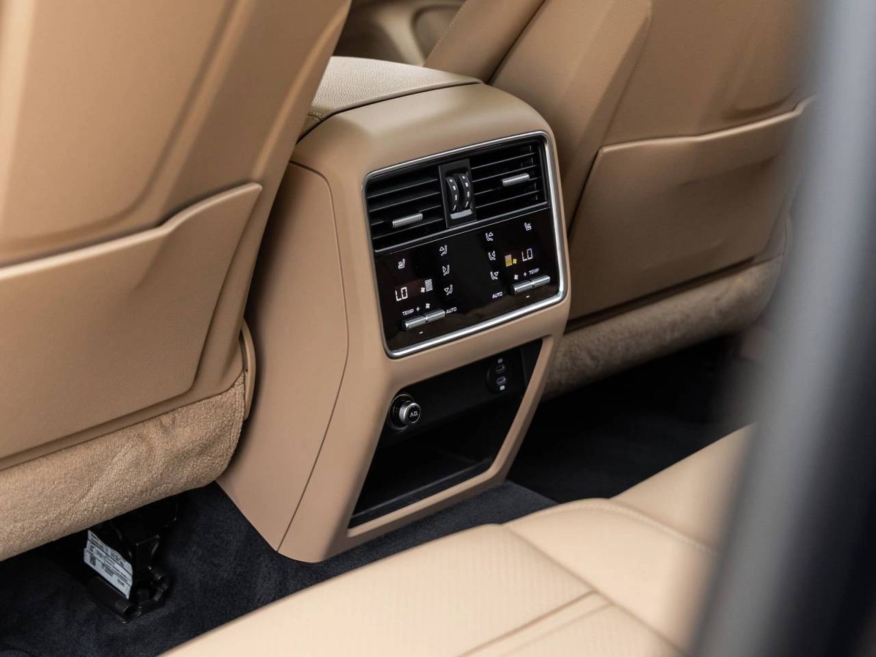 2023 Porsche Cayenne S Platinum Edition