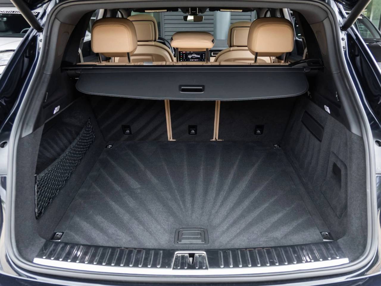 2023 Porsche Cayenne S Platinum Edition