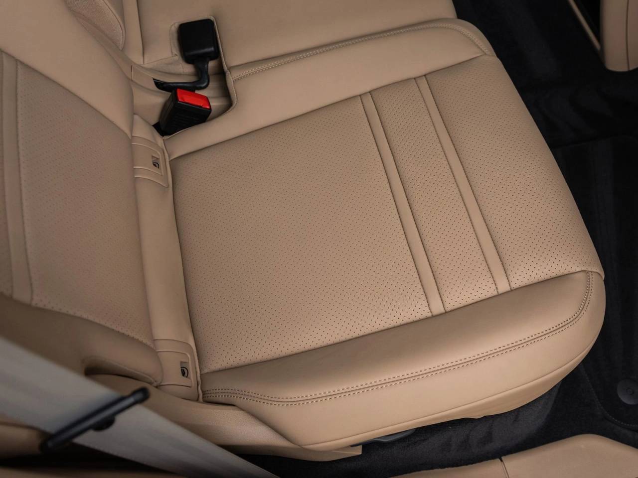 2023 Porsche Cayenne S Platinum Edition