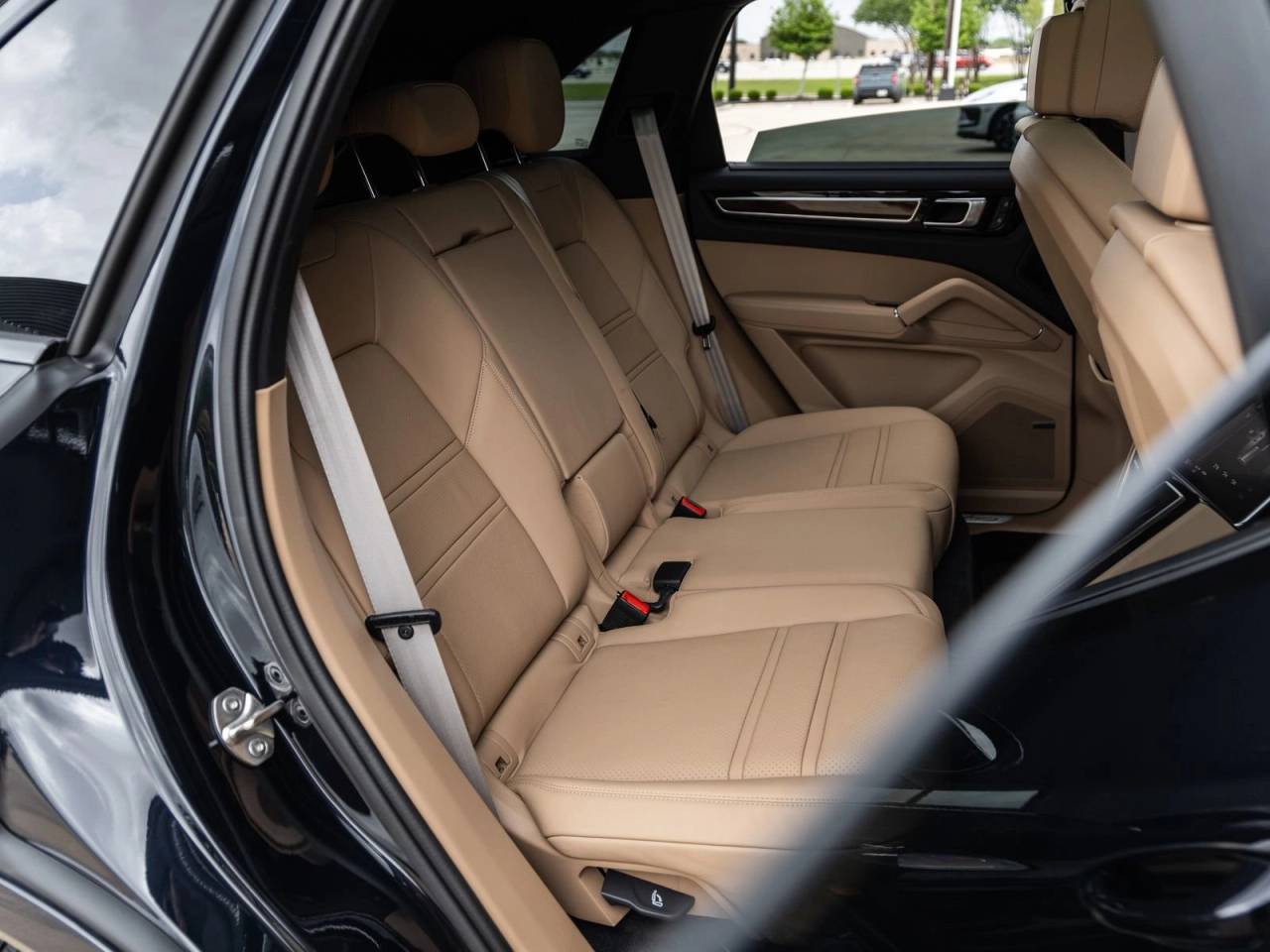 2023 Porsche Cayenne S Platinum Edition