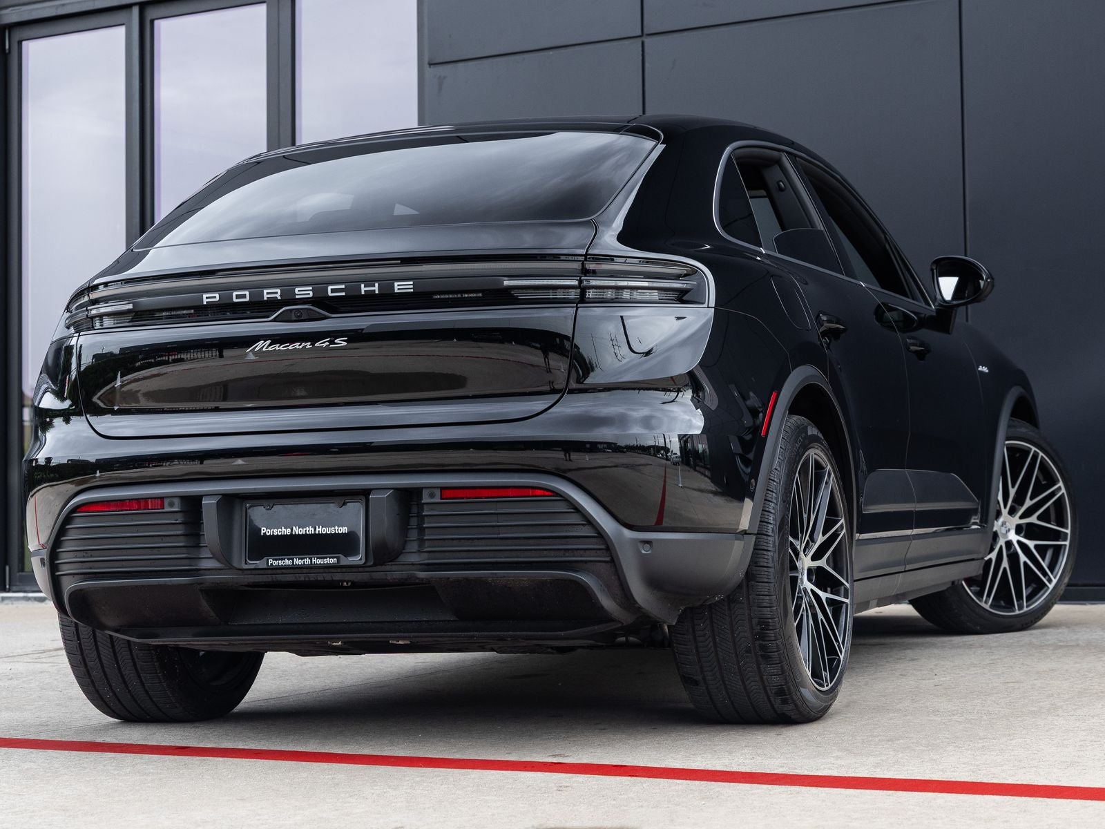 2025 Porsche Macan Macan 4S Electric