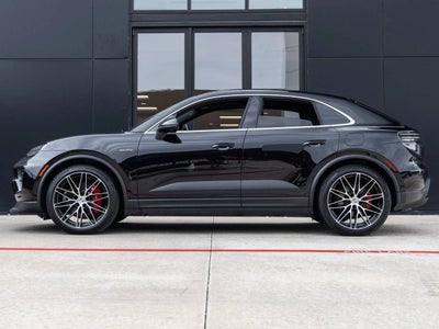 2025 Porsche Macan Macan 4S Electric