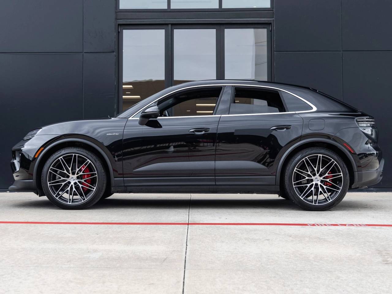 2025 Porsche Macan Macan 4S Electric