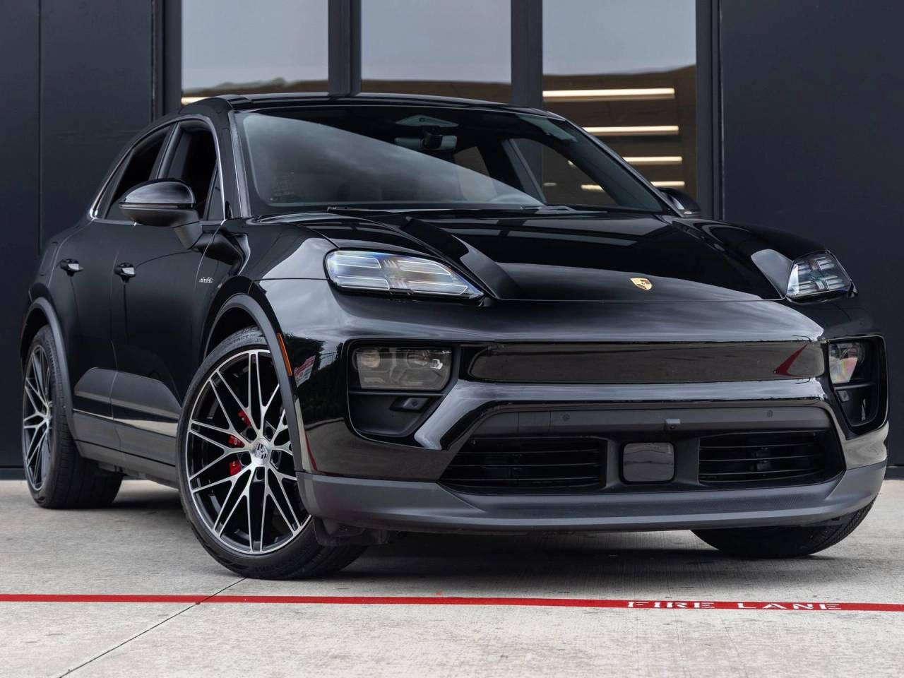 2025 Porsche Macan Macan 4S Electric