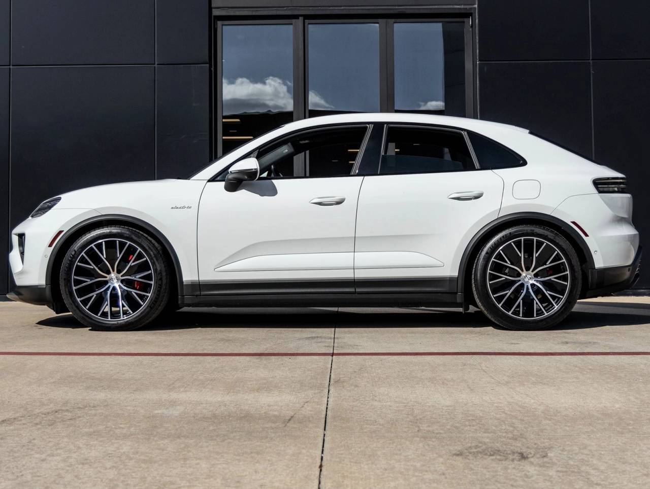 2025 Porsche Macan Electric Macan 4S Electric