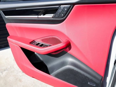 2025 Porsche Macan 4S Electric