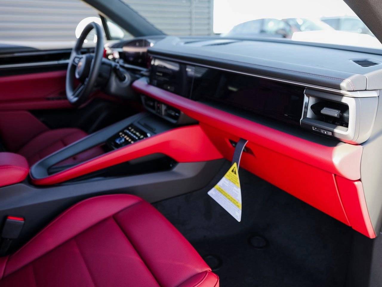 2025 Porsche Macan 4S Electric