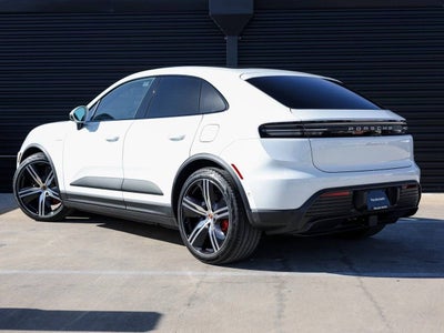 2025 Porsche Macan 4S Electric