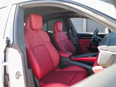 2025 Porsche Macan 4S Electric