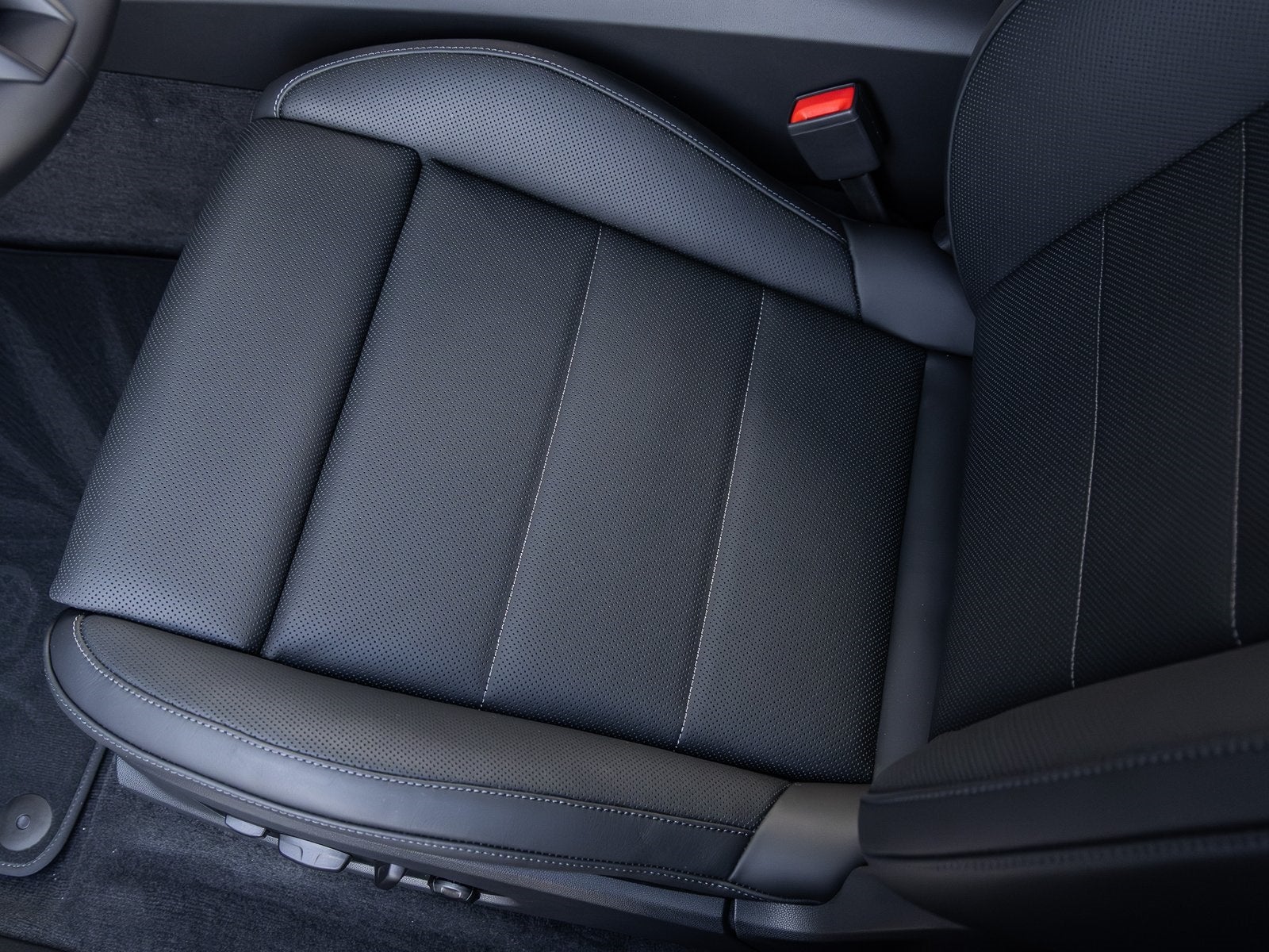 2025 Porsche Macan Electric Macan 4S Electric