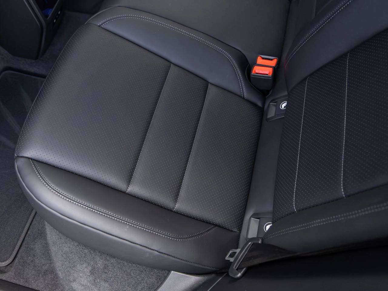 2025 Porsche Macan Electric Macan 4S Electric