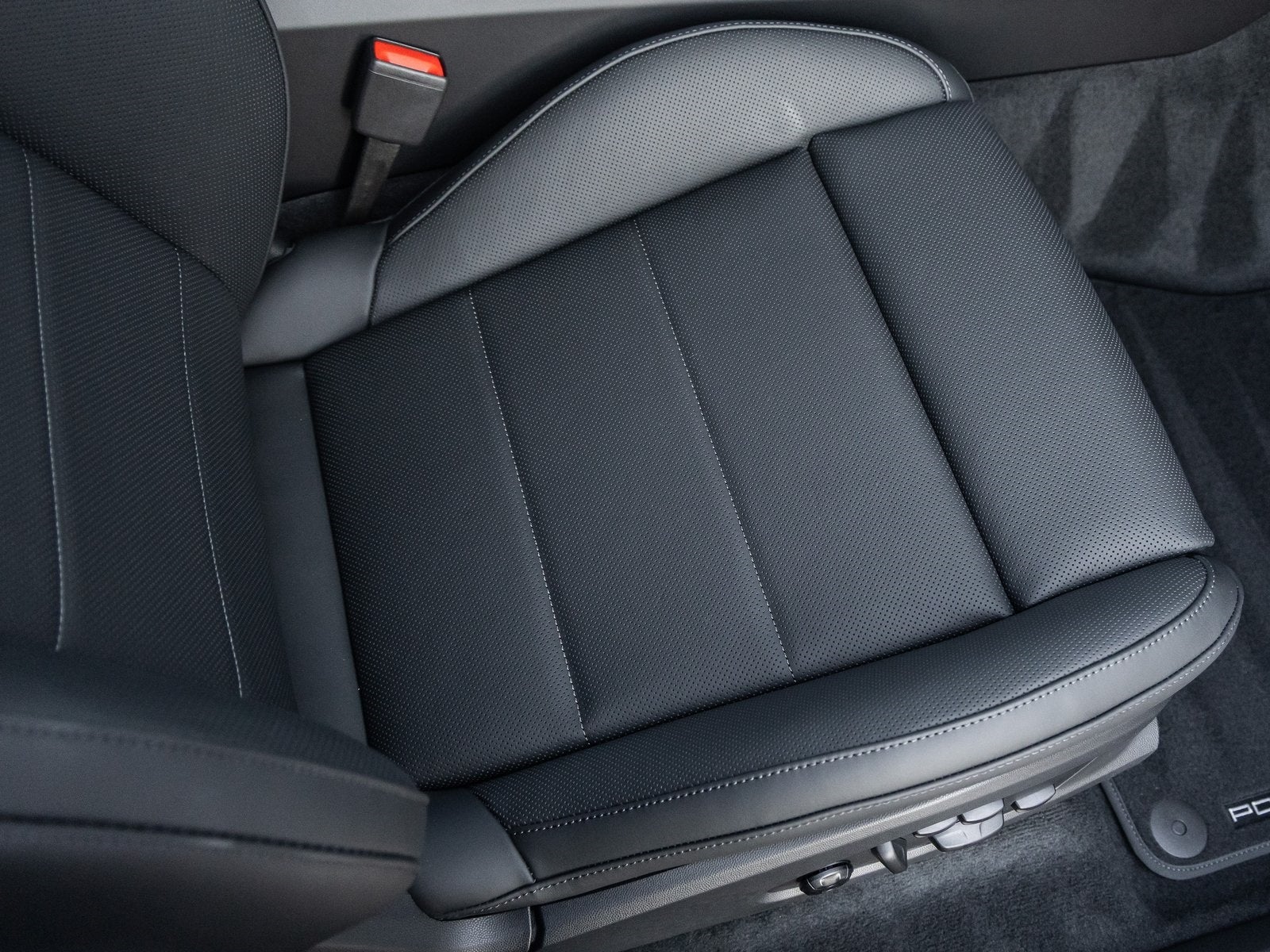 2025 Porsche Macan Electric Macan 4S Electric