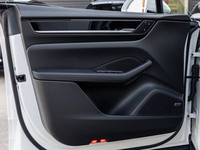 2025 Porsche Macan Electric Macan 4S Electric