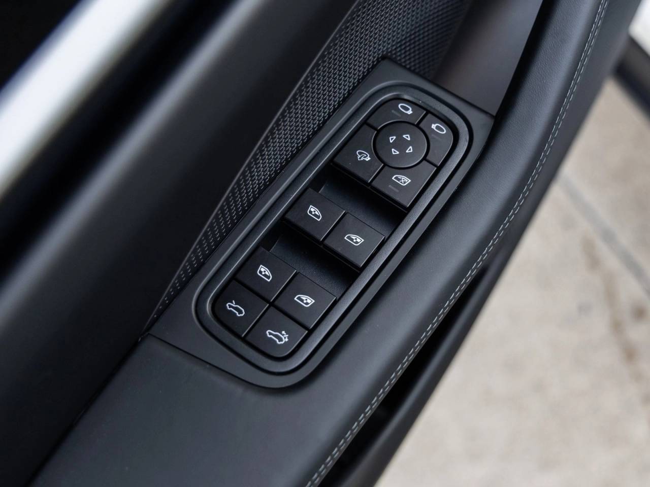 2025 Porsche Macan Electric Macan 4S Electric