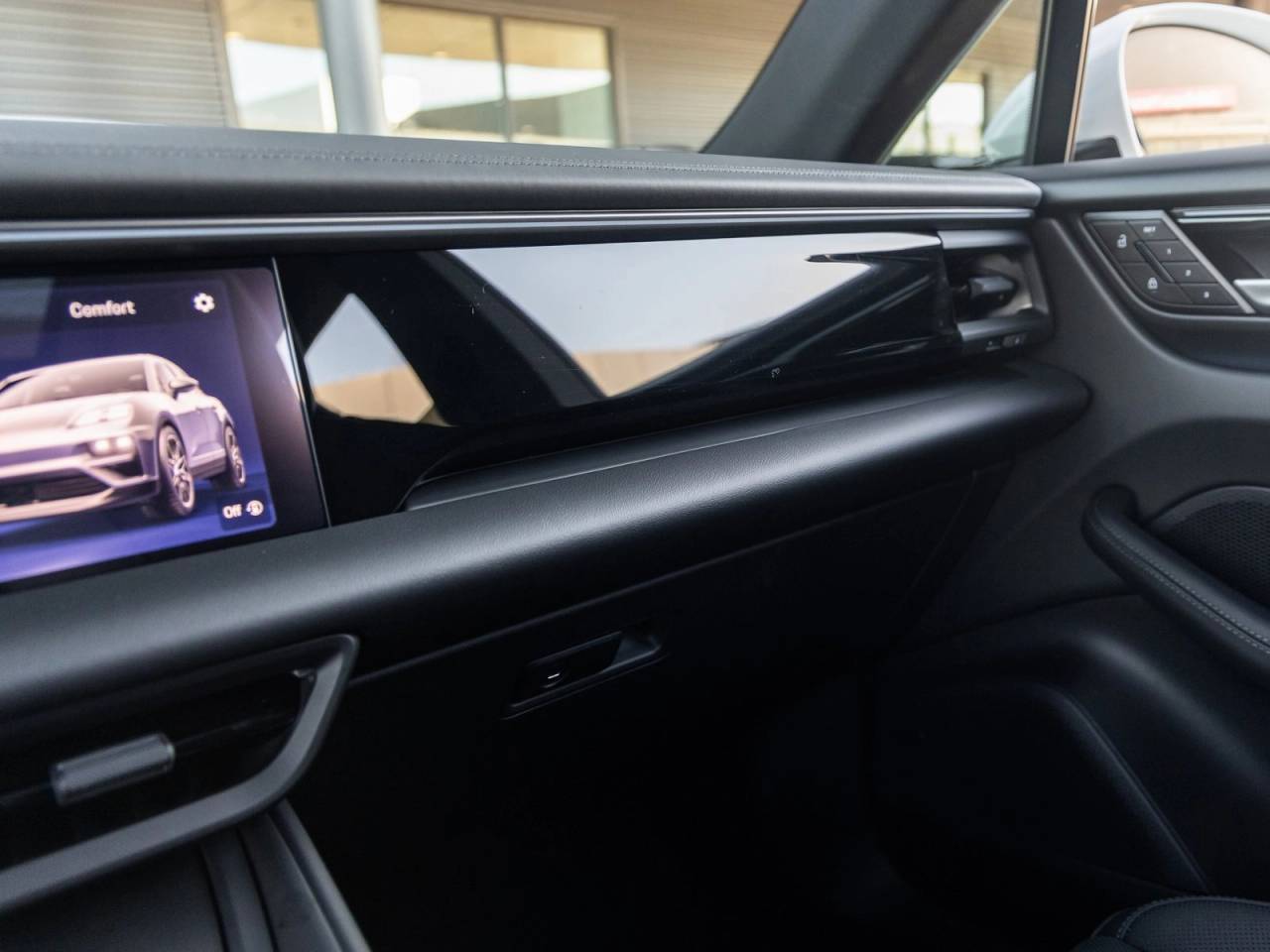 2025 Porsche Macan Electric Macan 4S Electric