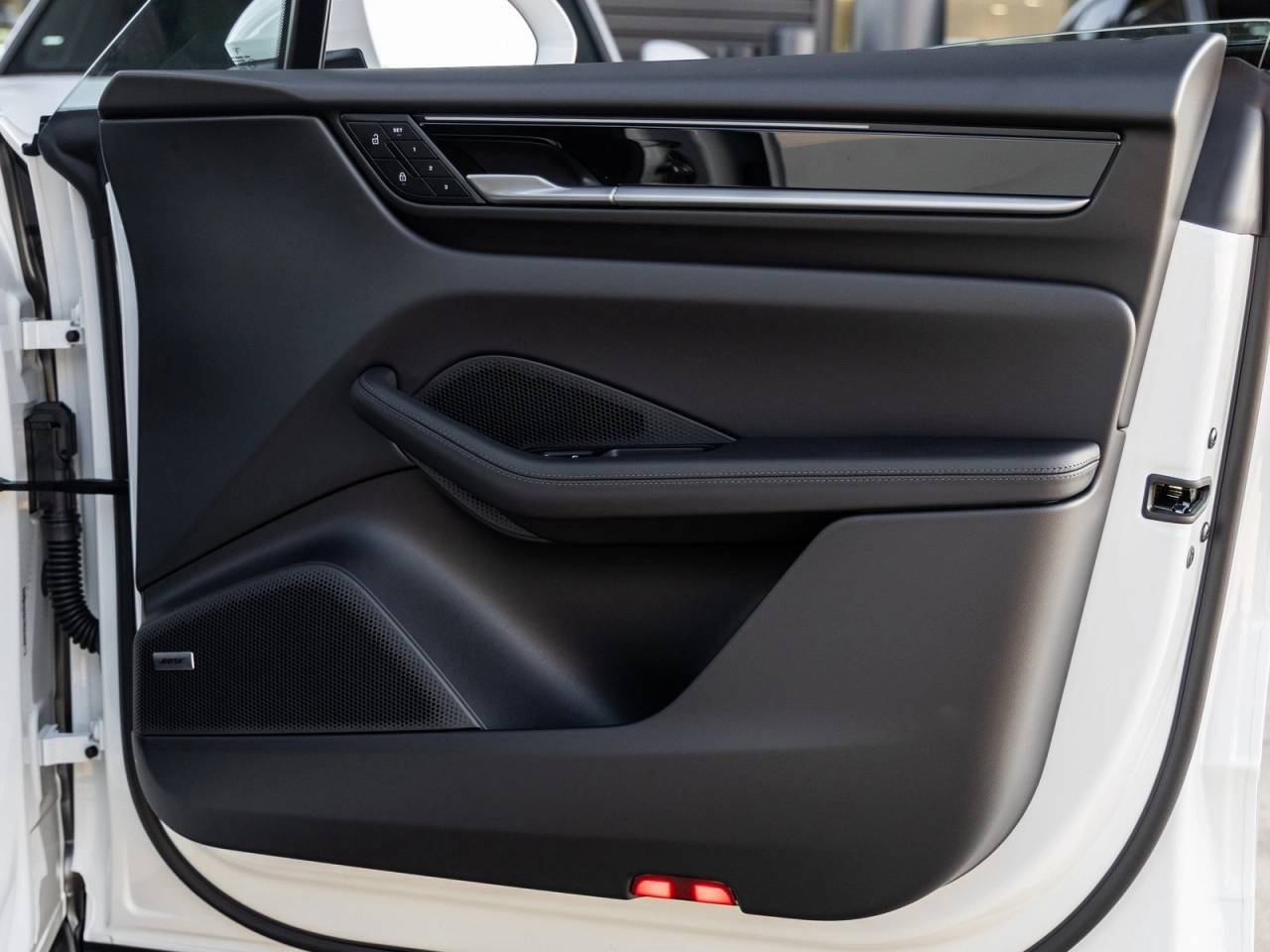 2025 Porsche Macan Electric Macan 4S Electric