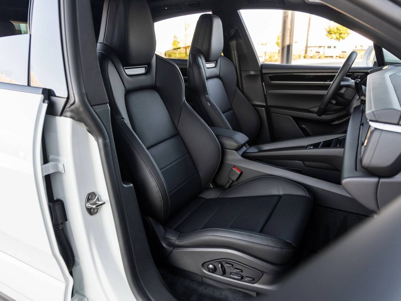 2025 Porsche Macan Electric Macan 4S Electric