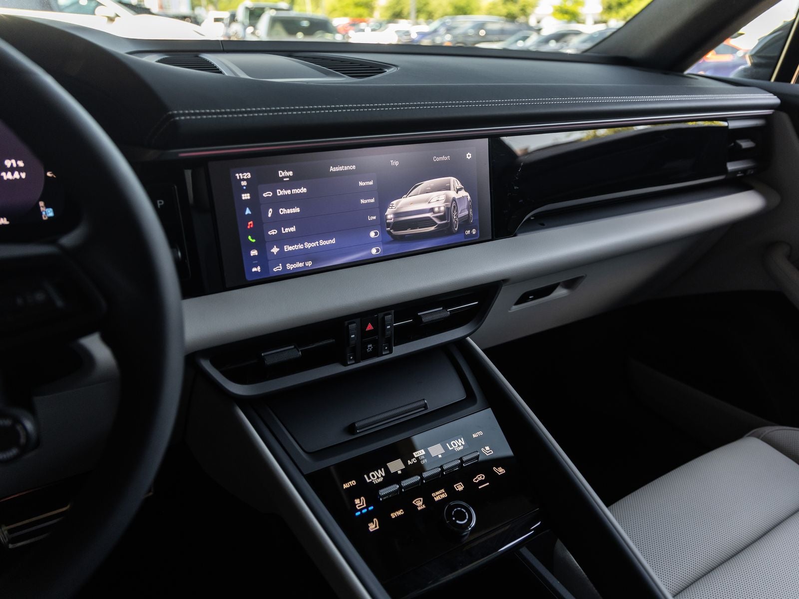 2025 Porsche Macan 4S Electric