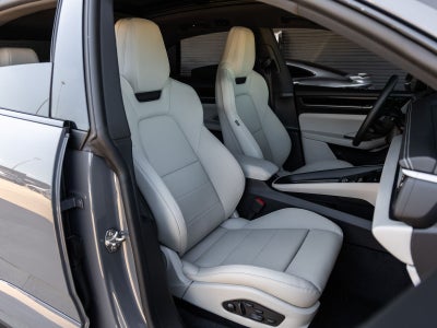 2025 Porsche Macan 4S Electric