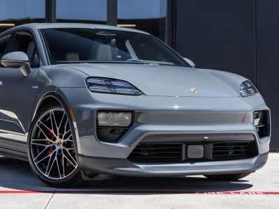 2025 Porsche Macan 4S Electric