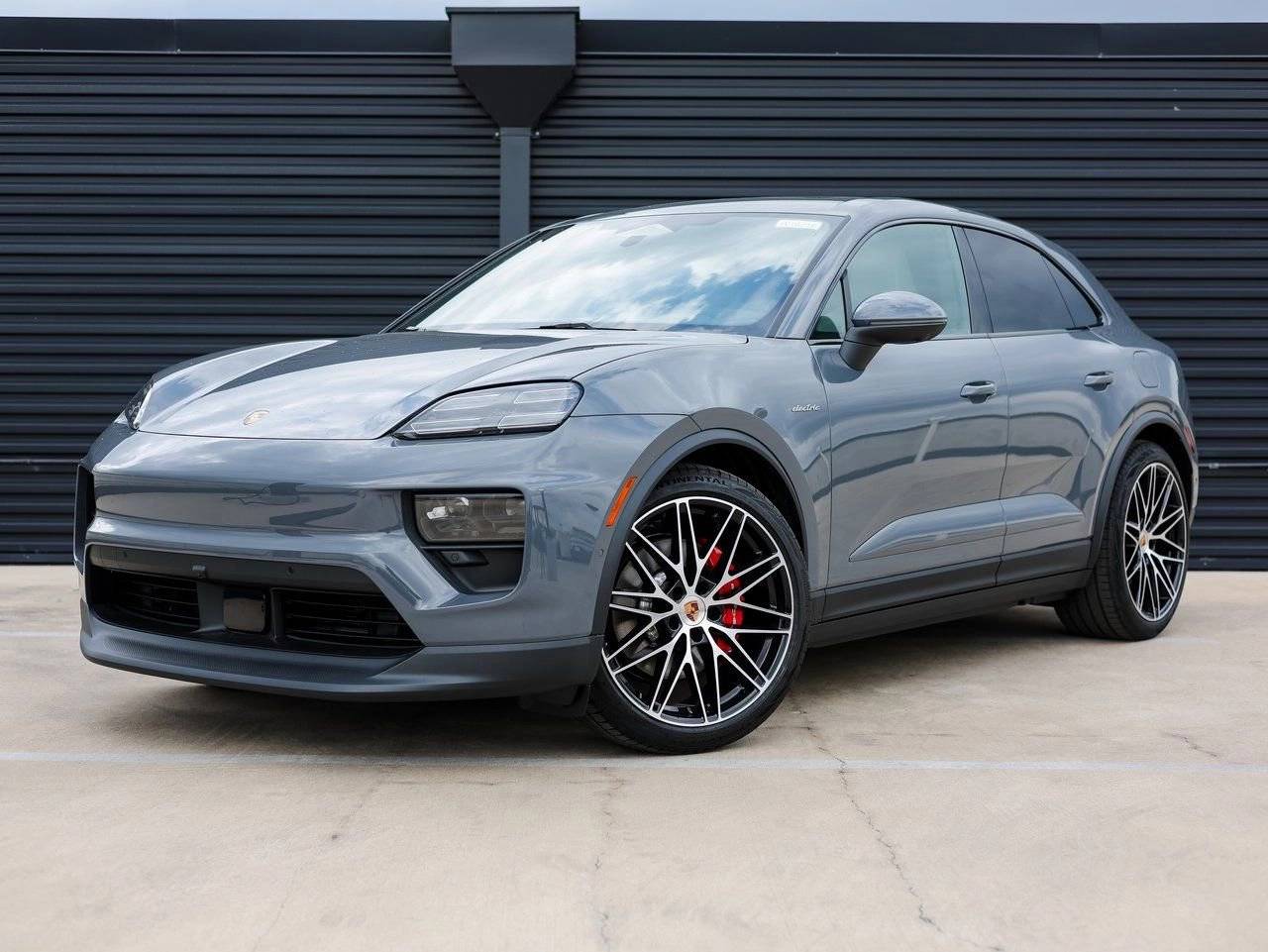 2025 Porsche Macan 4S Electric