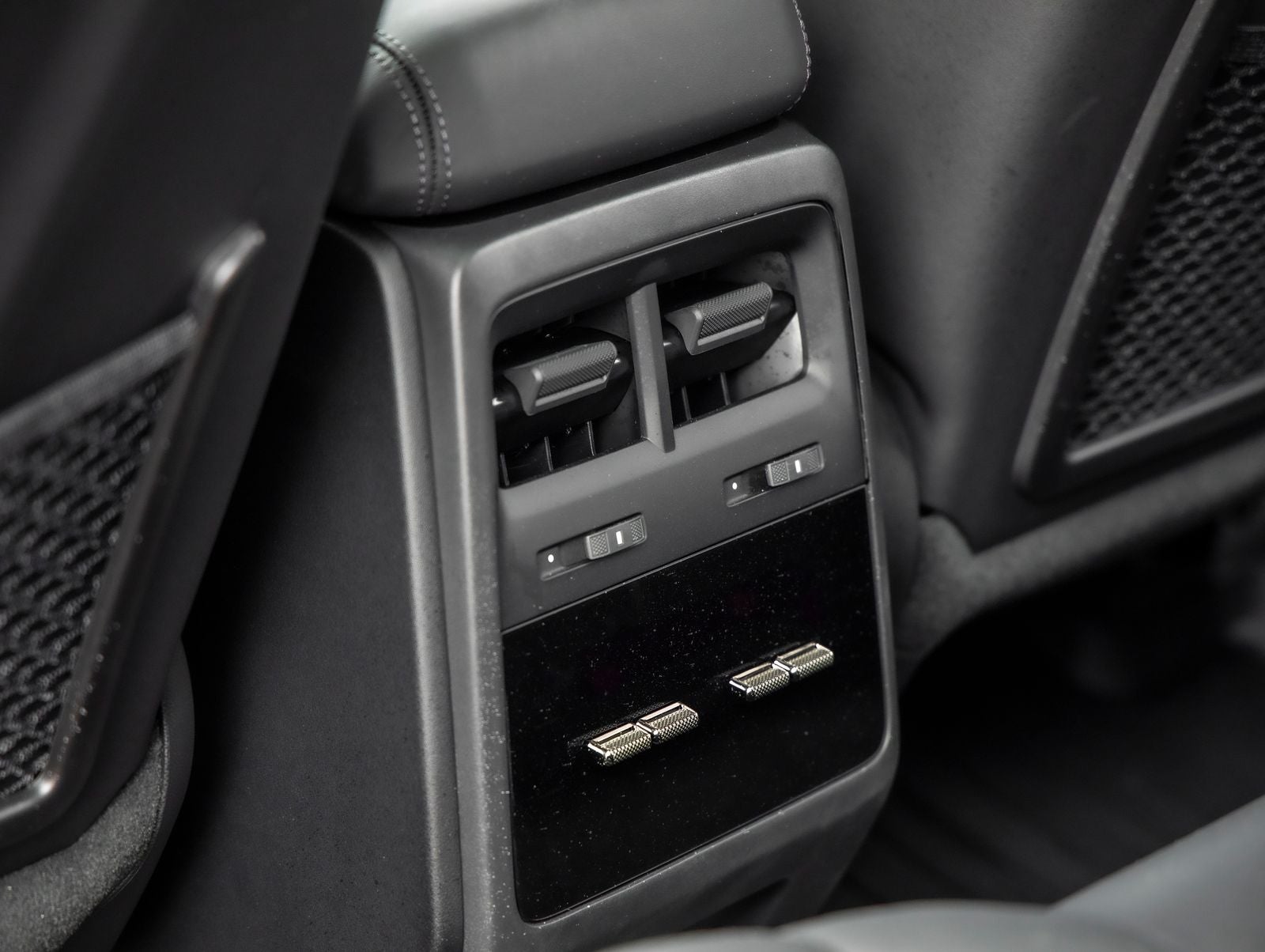 2025 Porsche Macan Turbo Electric