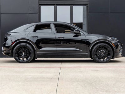 2025 Porsche Macan Turbo Electric