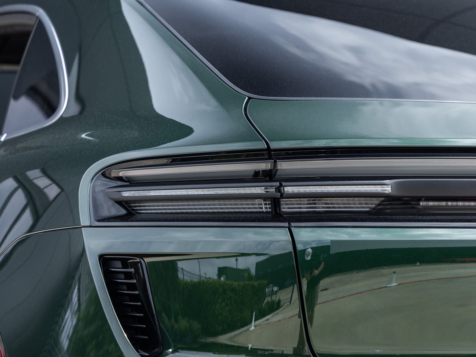 2024 Porsche Macan Turbo Electric