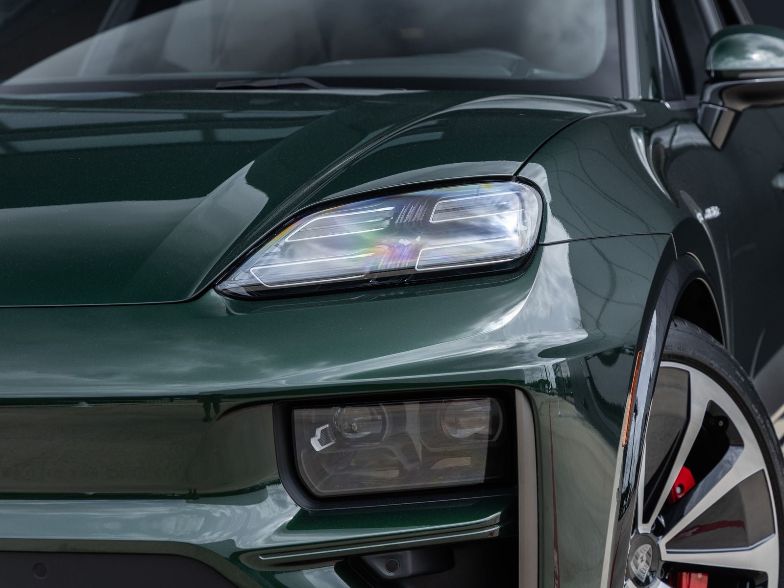 2024 Porsche Macan Turbo Electric
