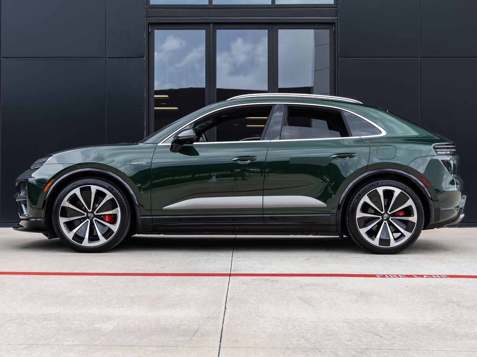2024 Porsche Macan Turbo Electric