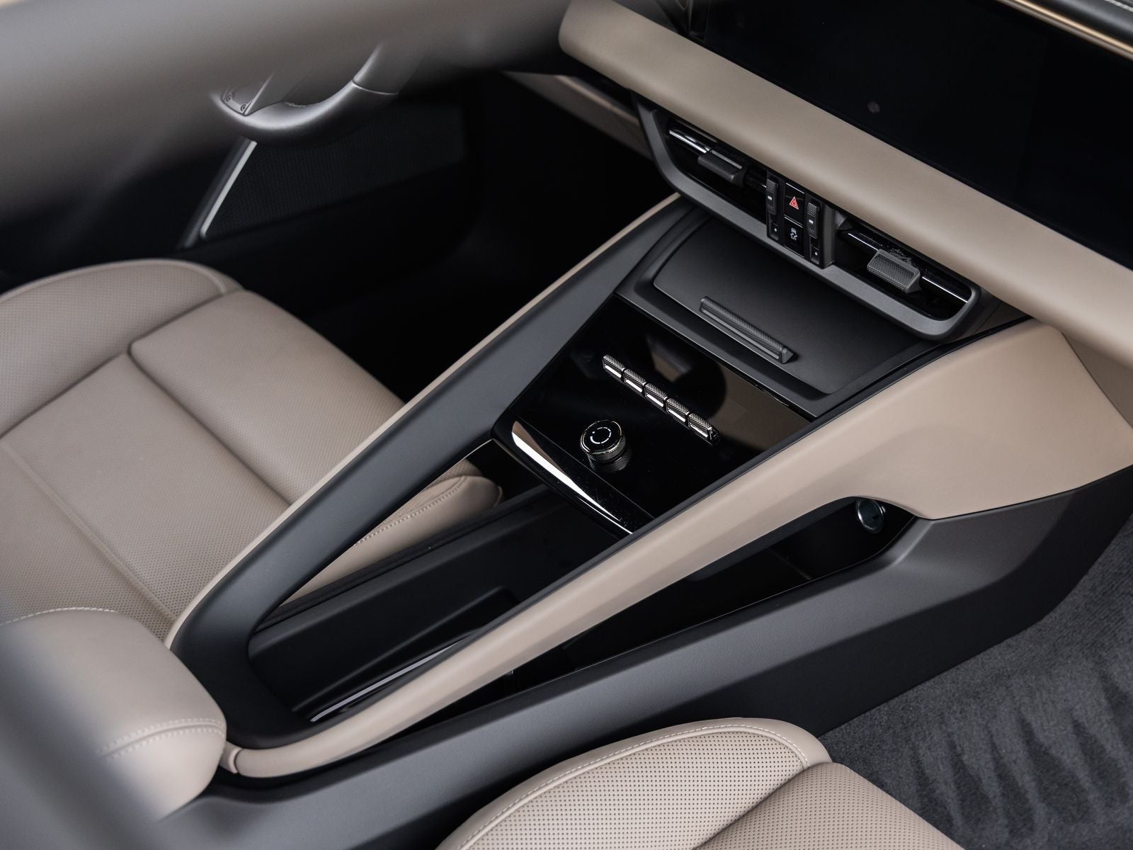 2024 Porsche Macan Turbo Electric