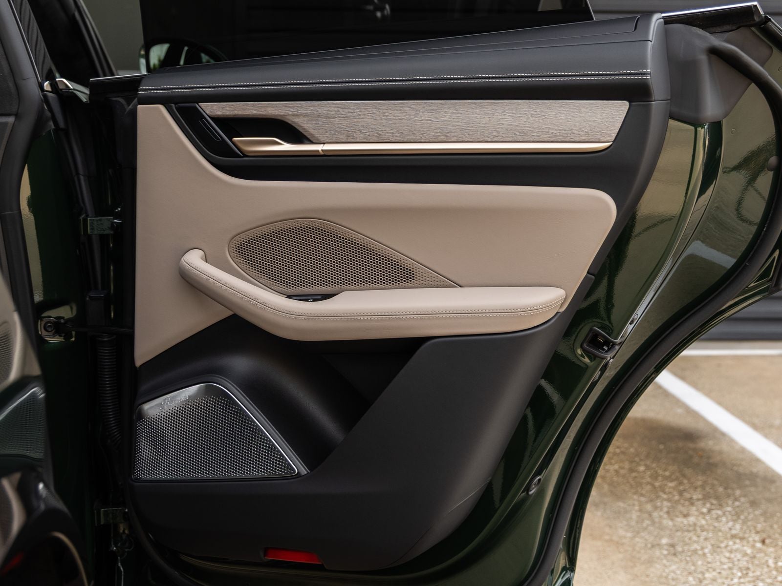 2024 Porsche Macan Turbo Electric