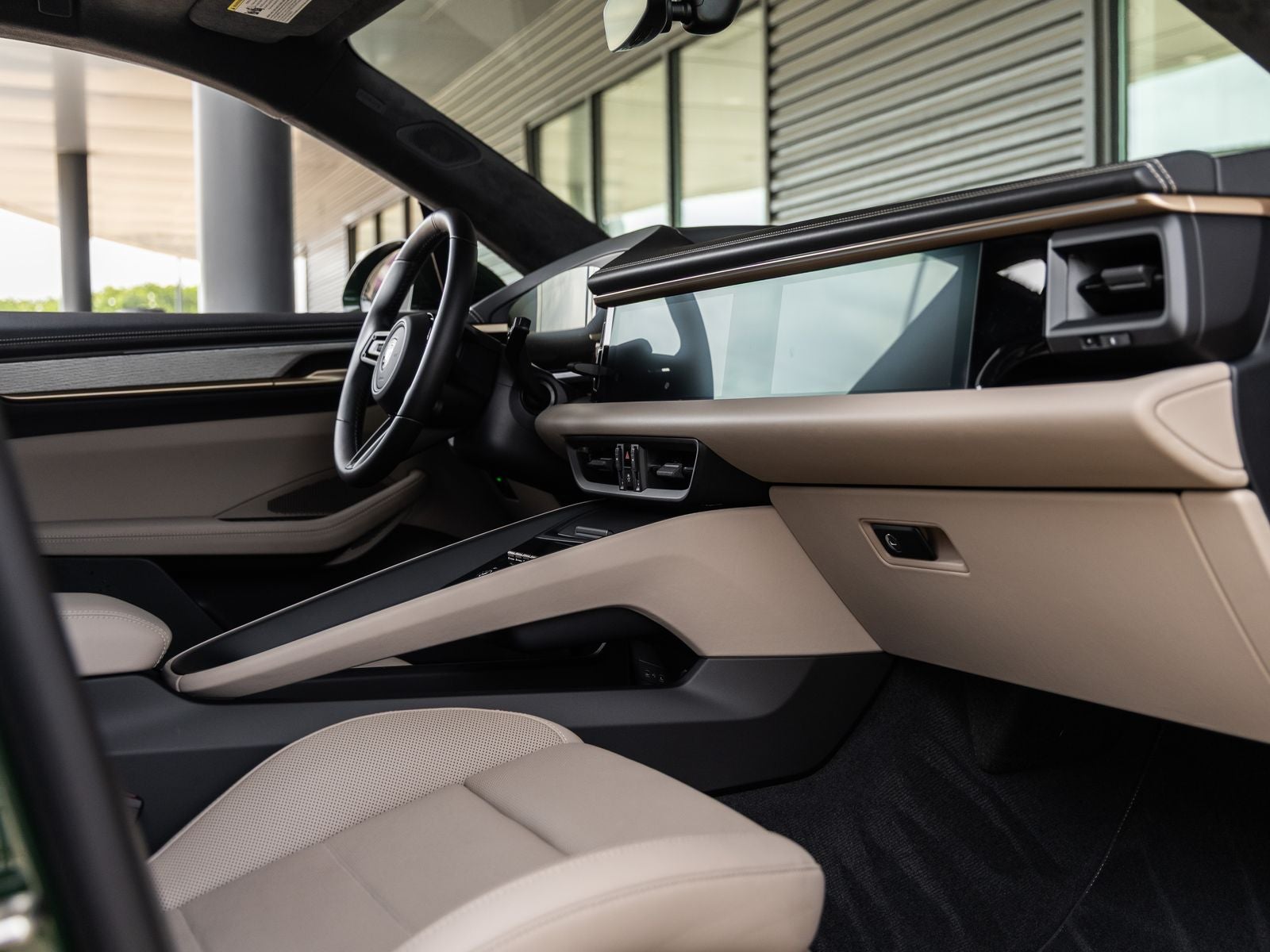 2024 Porsche Macan Turbo Electric