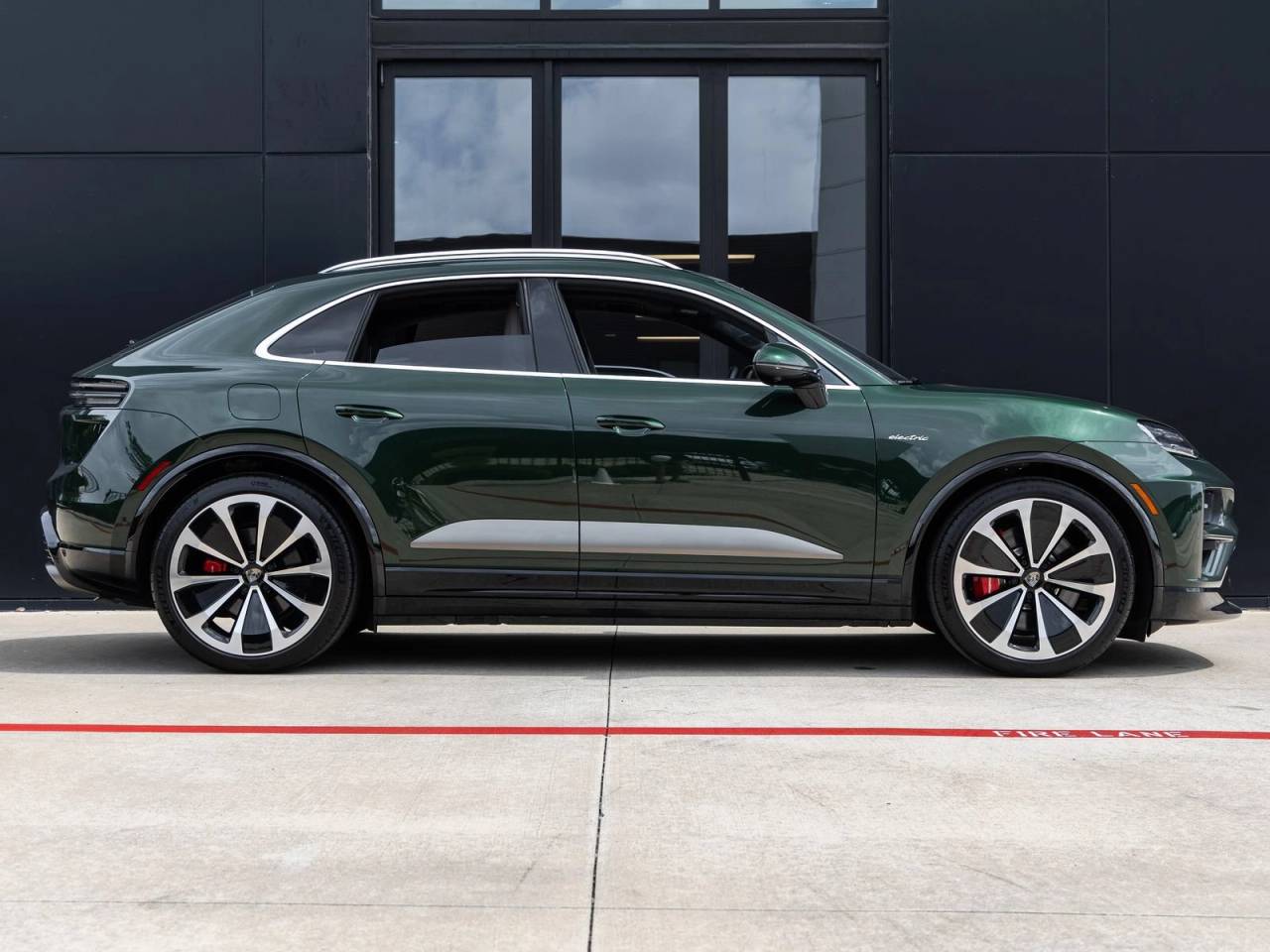 2024 Porsche Macan Turbo Electric