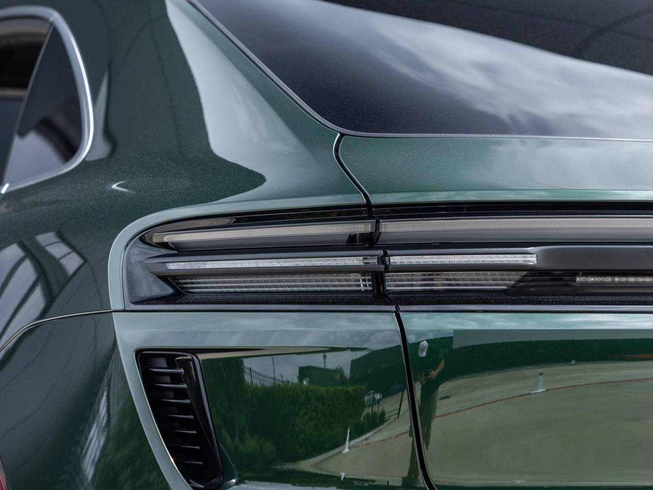 2024 Porsche Macan Turbo Electric