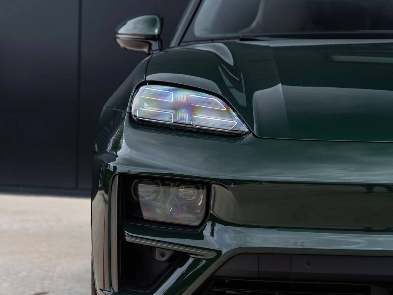 2024 Porsche Macan Turbo Electric