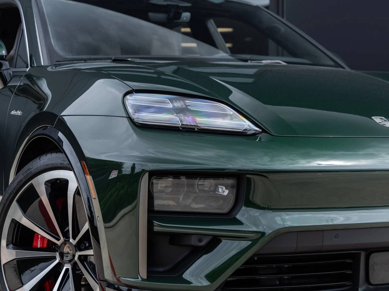 2024 Porsche Macan Turbo Electric