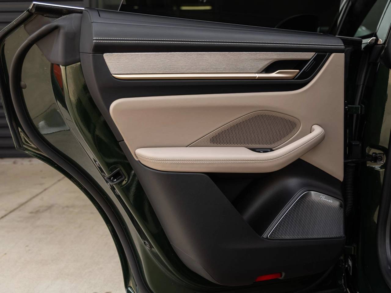 2024 Porsche Macan Turbo Electric