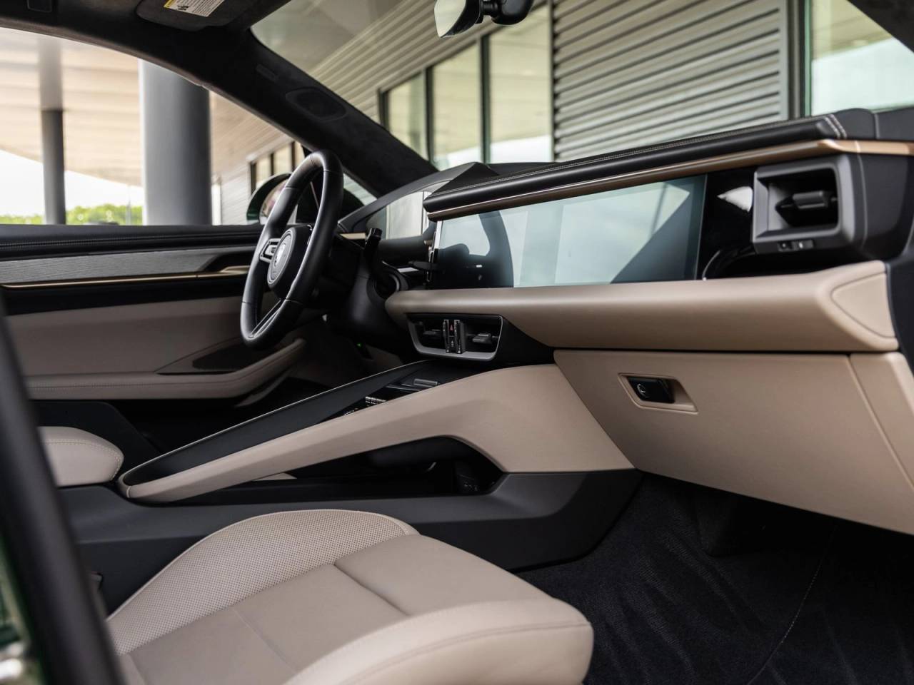 2024 Porsche Macan Turbo Electric